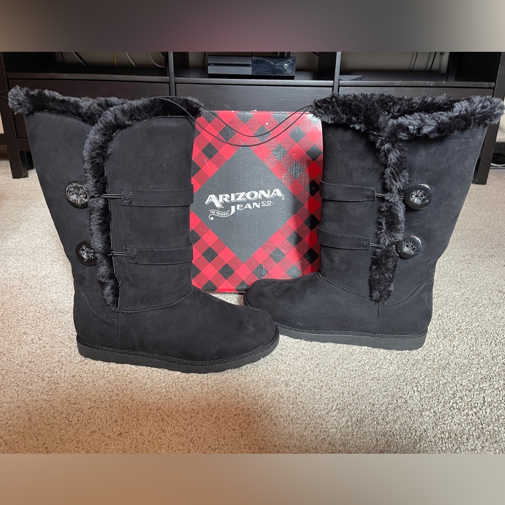 Arizona Faux shearling button boots